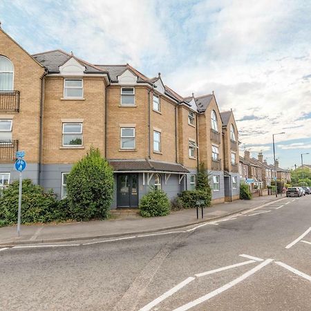 Modern Apartment Within Short Walk Of The Castle, High Street And Long Walk - Free Parking Windsor Exterior photo