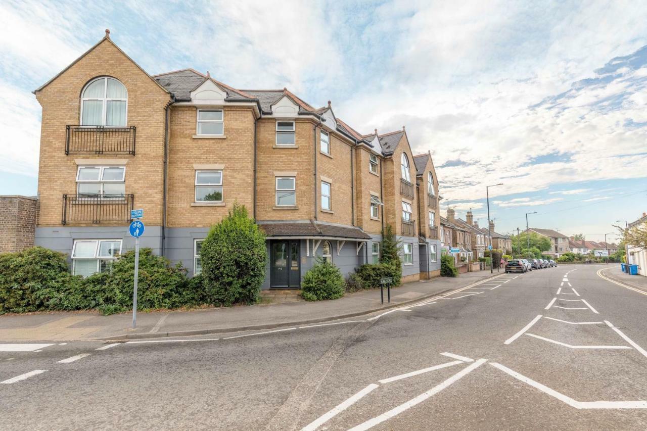 Modern Apartment Within Short Walk Of The Castle, High Street And Long Walk - Free Parking Windsor Exterior photo